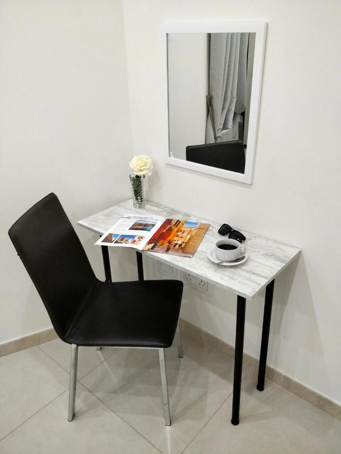 - Near Valletta & Sliema - Bus Lines * Hamrun