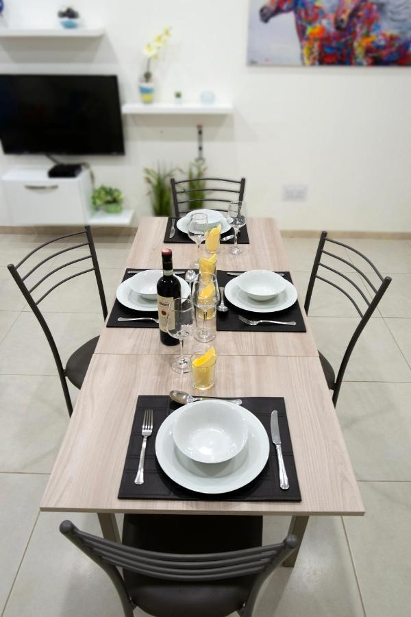 - Near Valletta & Sliema - Bus Lines *