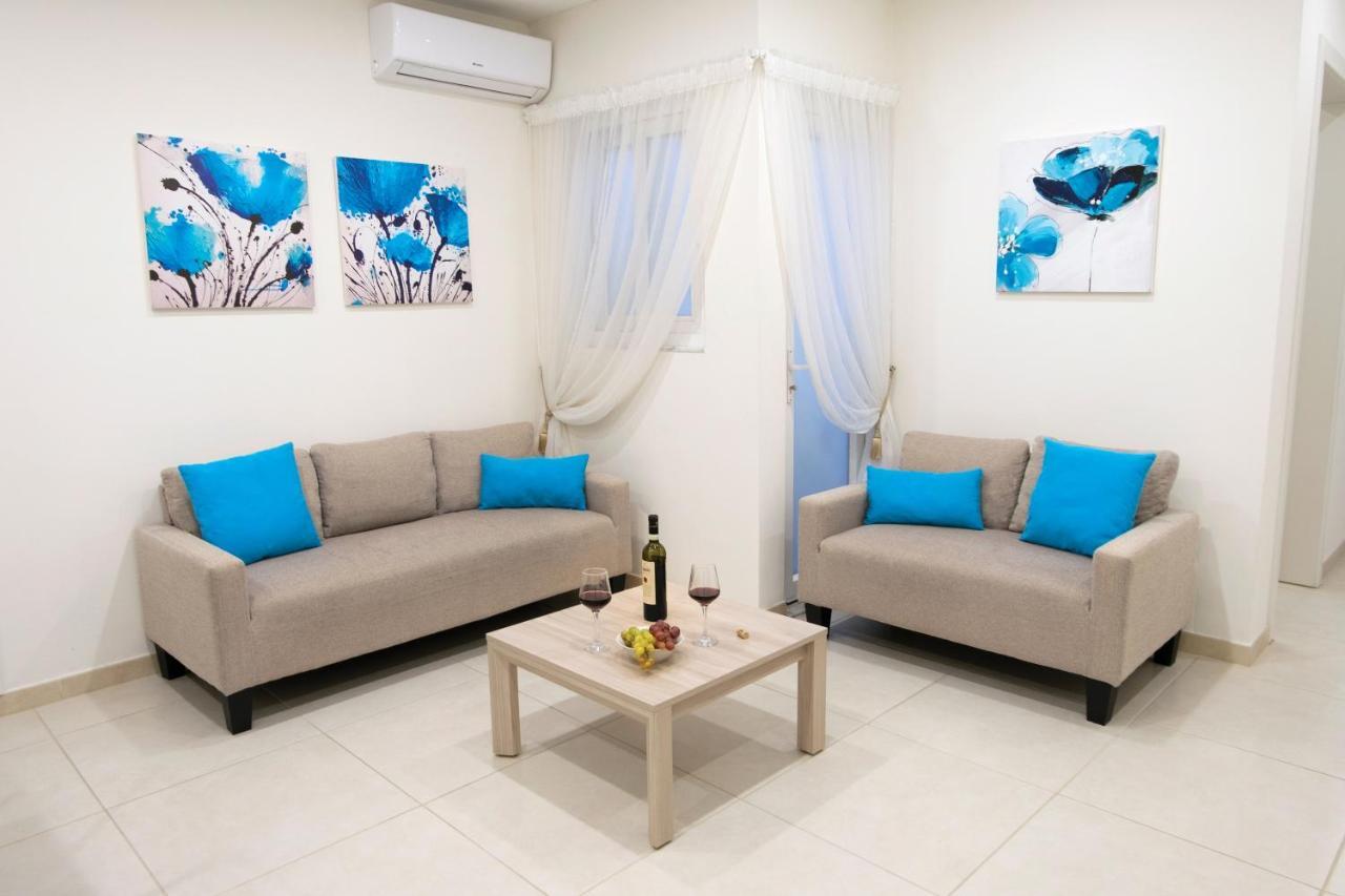 - Near Valletta & Sliema - Bus Lines * Hamrun