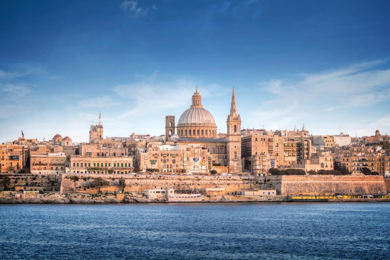 - Near Valletta & Sliema - Bus Lines Homestay *